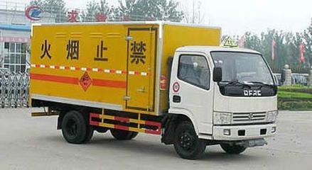 危险品运输车能否运输普通货物？法规与实践的解析