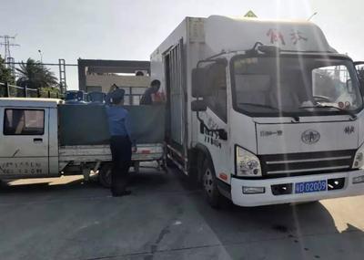 消除道路隐患，市交通运输执法局查处非法液化石油气运输